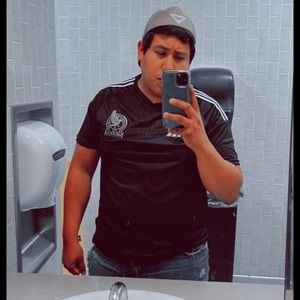 Meet your Posher, Victor